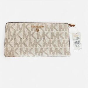 NWT Michael Kors Wallet Clutch Vanilla Jet Set Charm